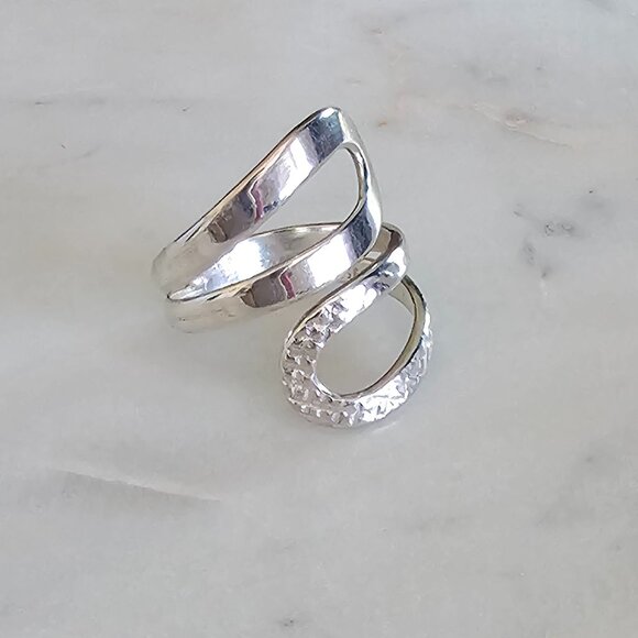 NEW Spiral 950 Silver Peruvian Ring- Size 7 1/2 - Picture 3 of 5
